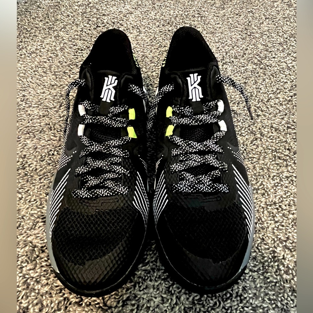 amazing condition, never worn before. Brand new (no box)